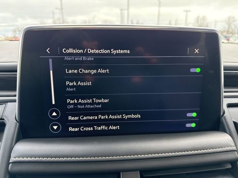 Used 2021 GMC Yukon SLT w/ Rear Media and Nav Package image 17