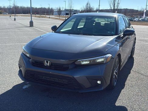 Used 2023 Honda Civic Touring image 15