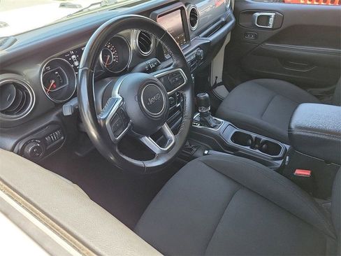 Certified 2022 Jeep Gladiator Overland w/ Trailer Tow Package image 3