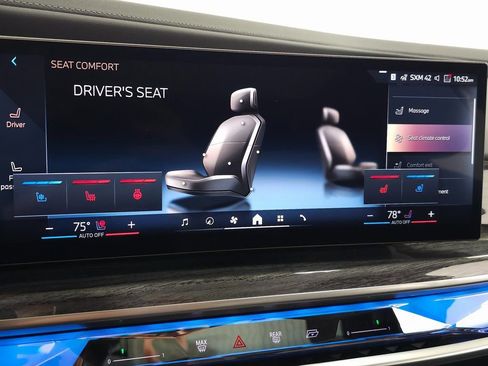 Used 2025 BMW 760i xDrive w/ Executive Package image 24