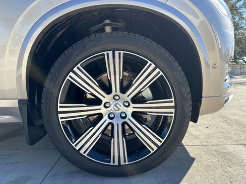 Used 2025 Volvo XC90 B6 Ultra w/ Lounge Package image 7