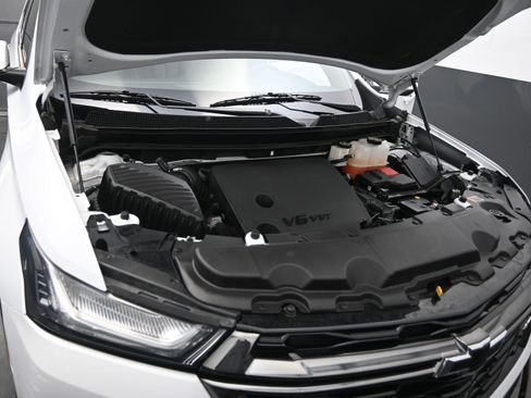 Used 2023 Chevrolet Traverse RS image 23