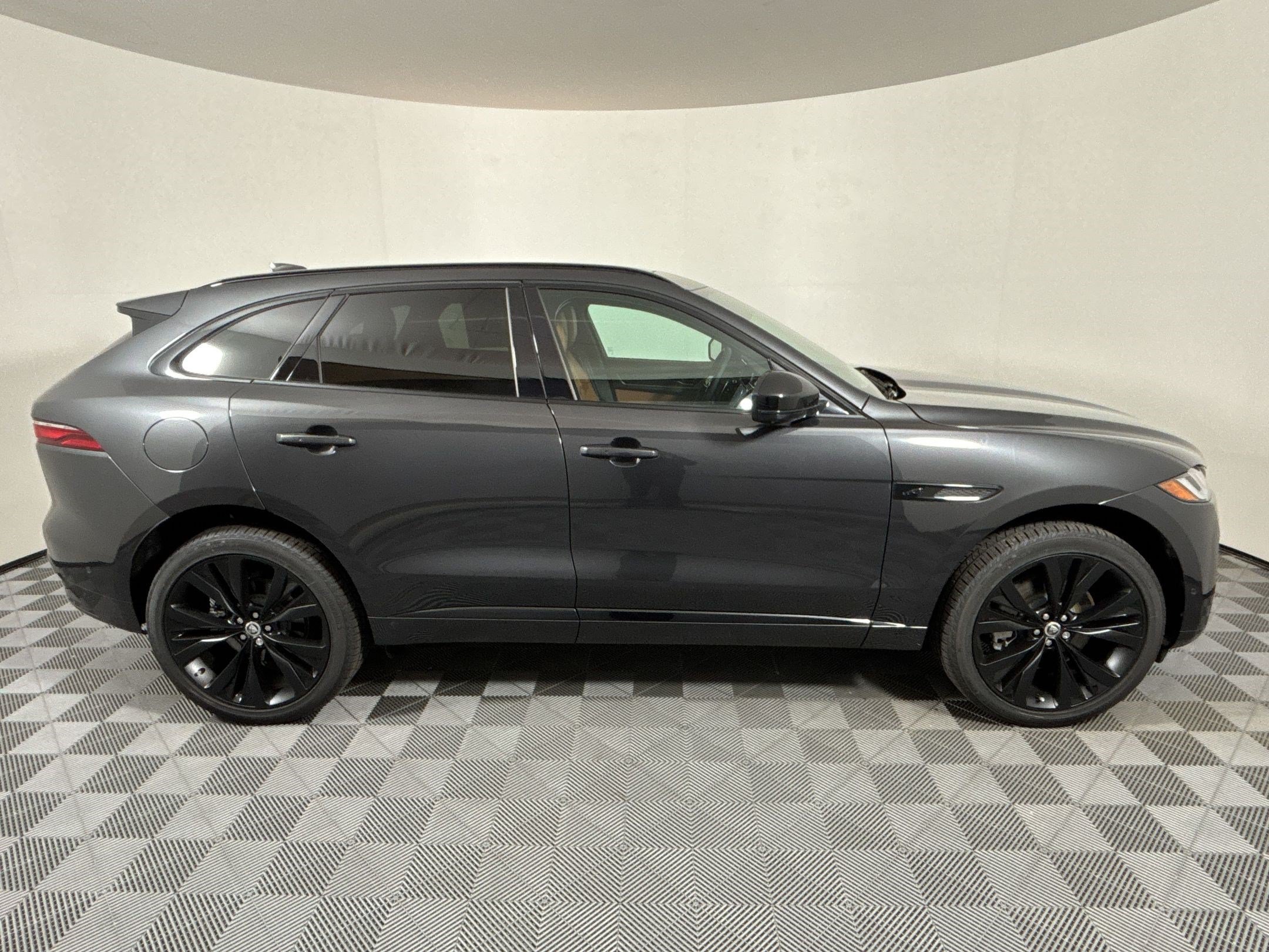 New 2026 Jaguar F-PACE R-Dynamic S AWD/4WD image 7