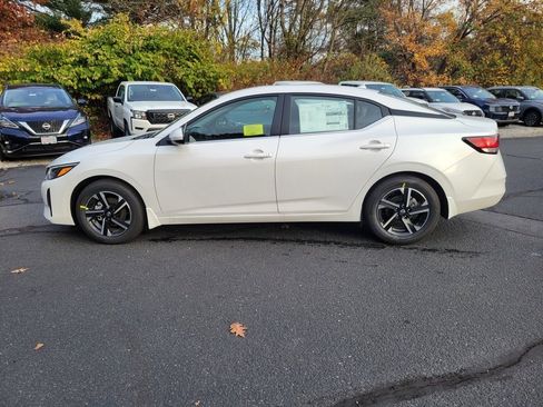 New 2025 Nissan Sentra SV w/ Trunk Package image 2