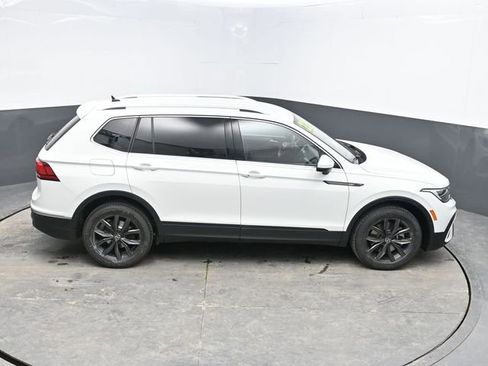 Used 2022 Volkswagen Tiguan SE image 28