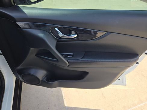 Used 2020 Nissan Rogue SL w/ Premium Package FWD image 29