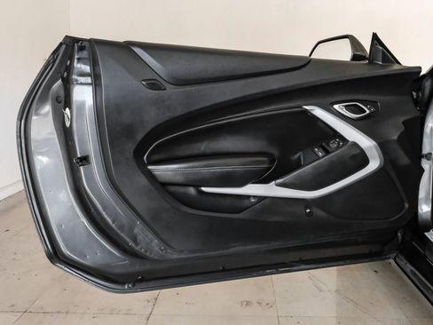 Used 2018 Chevrolet Camaro SS image 34