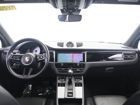 Certified 2023 Porsche Macan S AWD/4WD image 31