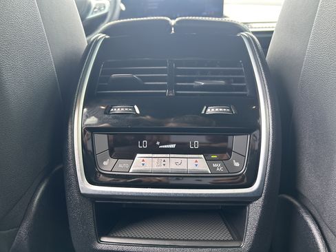 Used 2026 BMW X5 xDrive40i w/ M Sport Package AWD/4WD image 28