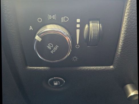 Used 2019 Jeep Grand Cherokee SRT image 25