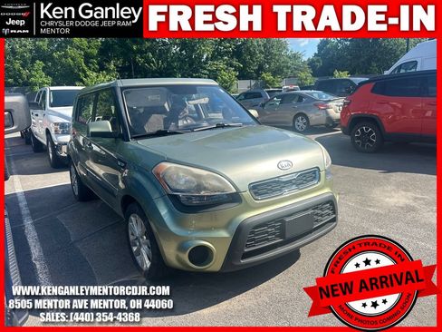 Used 2012 Kia Soul FWD image 1