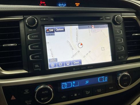Used 2019 Toyota Highlander Limited Platinum AWD/4WD image 15