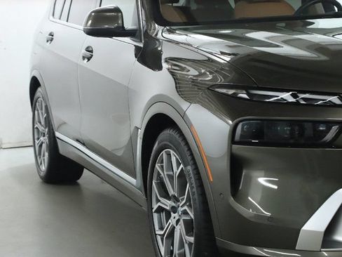 Used 2024 BMW X7 xDrive40i AWD/4WD image 9