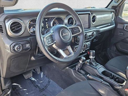 Used 2023 Jeep Gladiator Overland image 10
