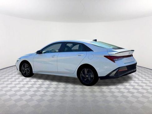 New 2026 Hyundai Elantra SEL Sport Premium FWD image 4