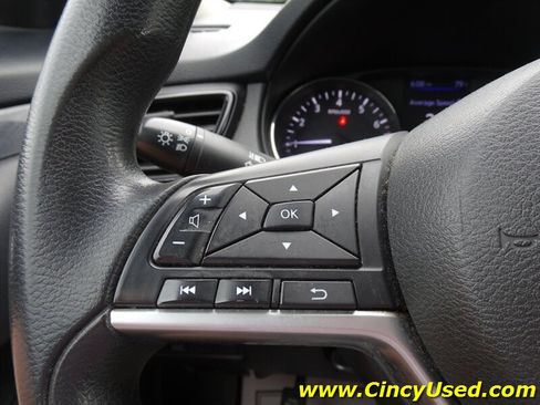 Used 2018 Nissan Rogue S AWD/4WD image 21