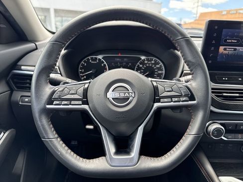 Used 2024 Nissan Altima 2.5 SR w/ SR Premium Package FWD image 23