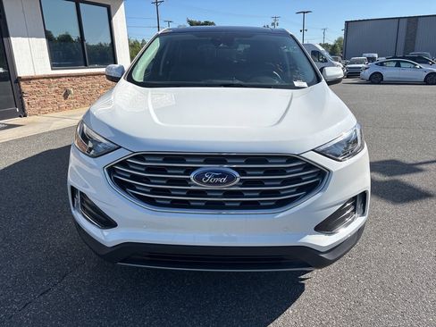 Used 2024 Ford Edge Titanium image 10