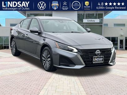 Used 2023 Nissan Altima 2.5 SV