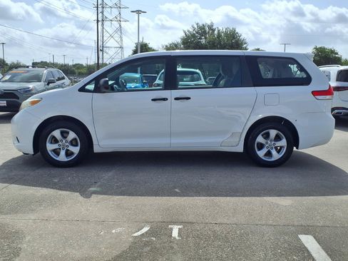 Used 2012 Toyota Sienna FWD image 22