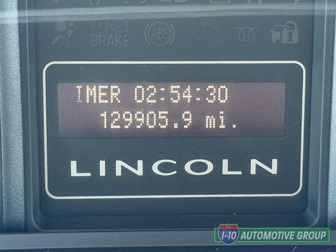Used 2011 Lincoln Navigator 4WD image 19