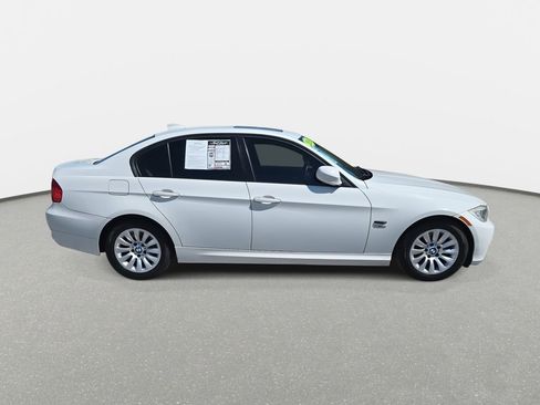 Used 2009 BMW 328i xDrive Sedan image 4