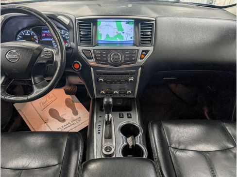 Used 2018 Nissan Pathfinder SL AWD/4WD image 13