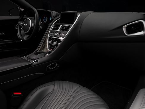 Used 2019 Aston Martin DB11 Volante RWD image 61