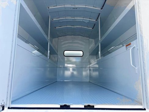 Used 2024 Mercedes-Benz Sprinter 3500 image 16