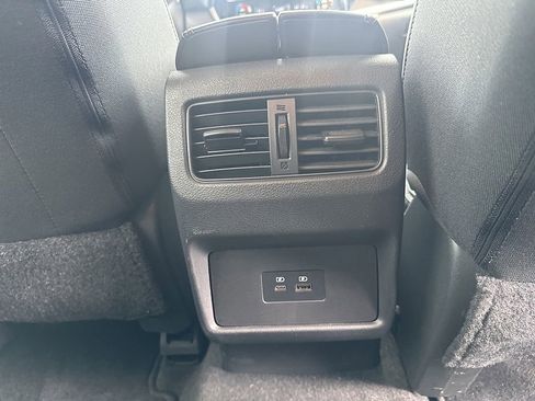 Used 2023 Nissan Rogue SV image 13