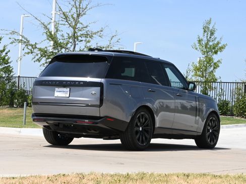 Used 2023 Land Rover Range Rover SE AWD/4WD image 8