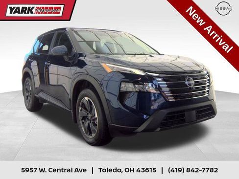 Certified 2025 Nissan Rogue SV FWD image 1