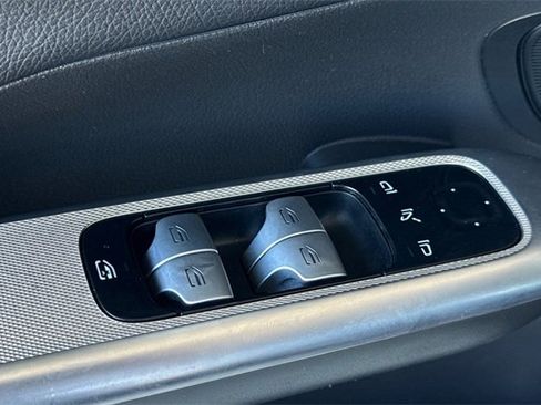 Used 2024 Mercedes-Benz GLC 300 image 12