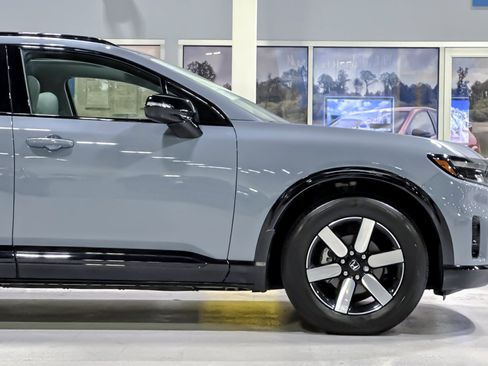 Used 2025 Honda Prologue Touring image 36