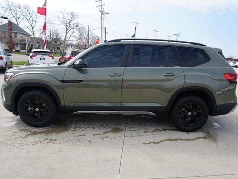 Used 2025 Volkswagen Atlas Peak Edition SE image 8