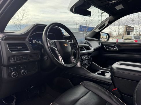 Used 2023 Chevrolet Suburban Premier image 19