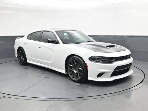 Used 2019 Dodge Charger Scat Pack w/ Plus Group RWD image 2