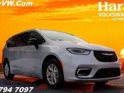 Used 2024 Chrysler Pacifica Touring-L