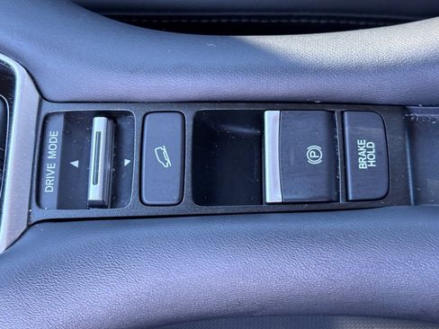Certified 2025 Honda HR-V EX-L image 32