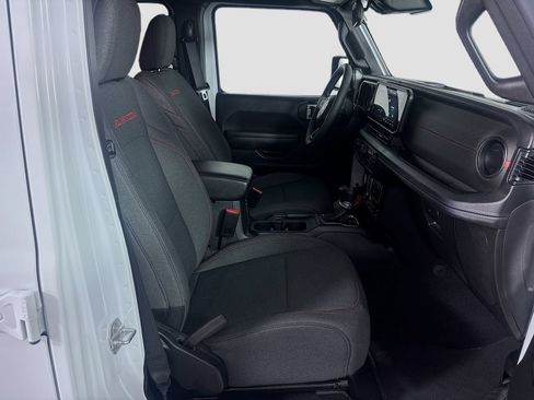 Used 2025 Jeep Wrangler Unlimited Rubicon AWD/4WD image 26