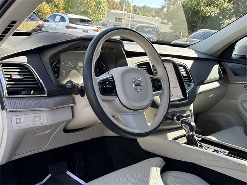 Used 2022 Volvo XC90 T6 Inscription w/ Advanced Package image 10
