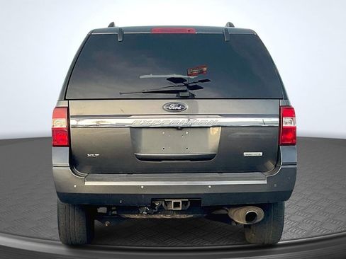 Used 2017 Ford Expedition XLT image 4
