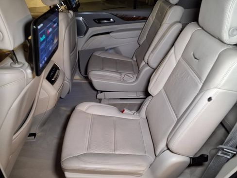 Certified 2023 Cadillac Escalade Sport Platinum w/ LPO, ONYX Package AWD/4WD image 18