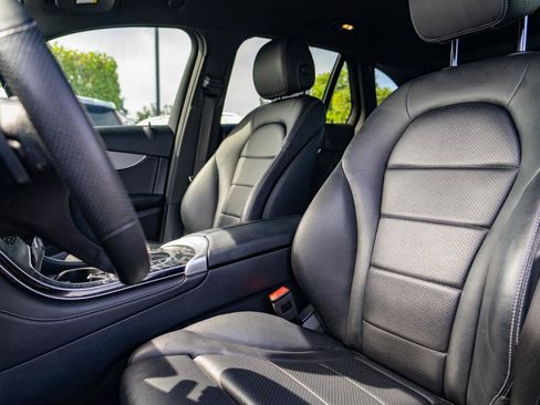 Used 2019 Mercedes-Benz GLC 300 4MATIC image 16