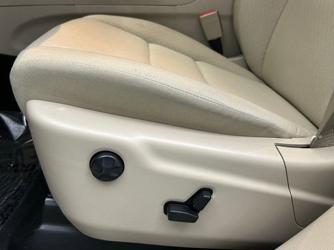 Certified 2022 Jeep Grand Cherokee Laredo E image 15