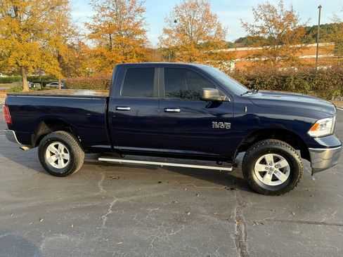 Used 2018 RAM 1500 Classic SLT image 5