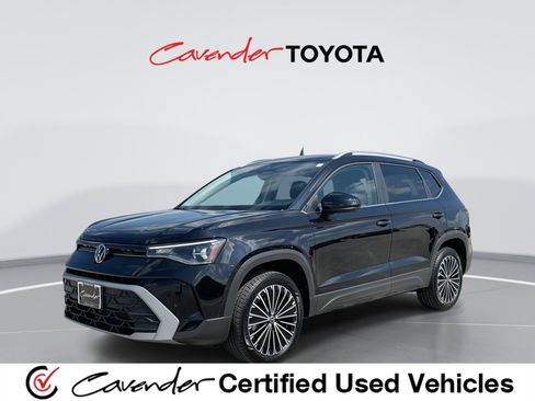 Used 2026 Volkswagen Taos SE FWD image 1