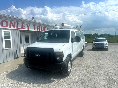 Used 2012 Ford E-350 and Econoline 350 Super Duty w/ Insulation Pkg image 3
