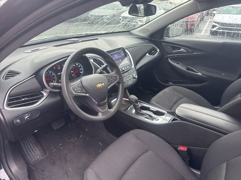 Used 2025 Chevrolet Malibu LT FWD image 11