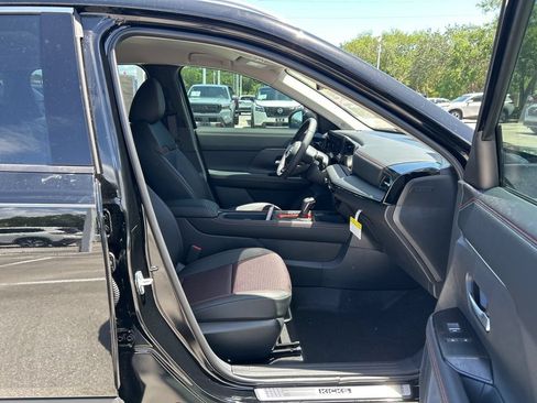New 2026 Nissan Kicks SR FWD image 40